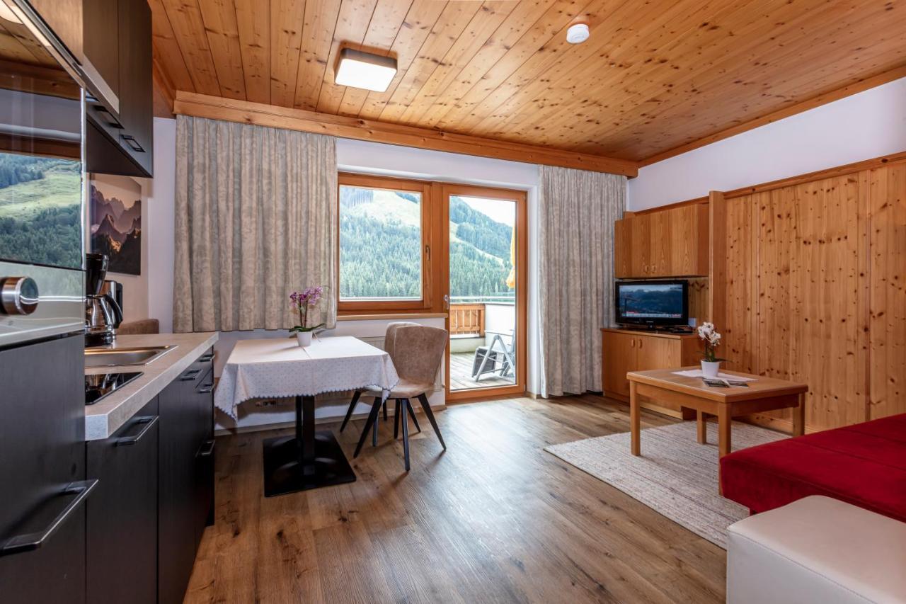 Schoene Aussicht Saalbach-Hinterglemm